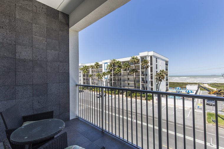 Breathtaking Ocean front condo, perfect for any group of friends or family! 