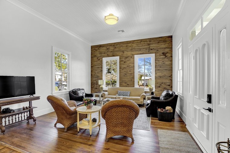 New! Luxurious Home w/Wine Cellar & Firepit!