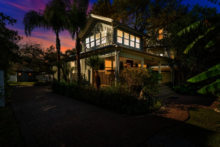 Boardwalk Bungalow|Steps to the Boardwalk!!