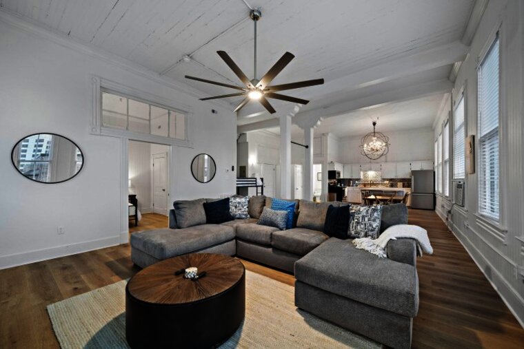 Market Street Loft D