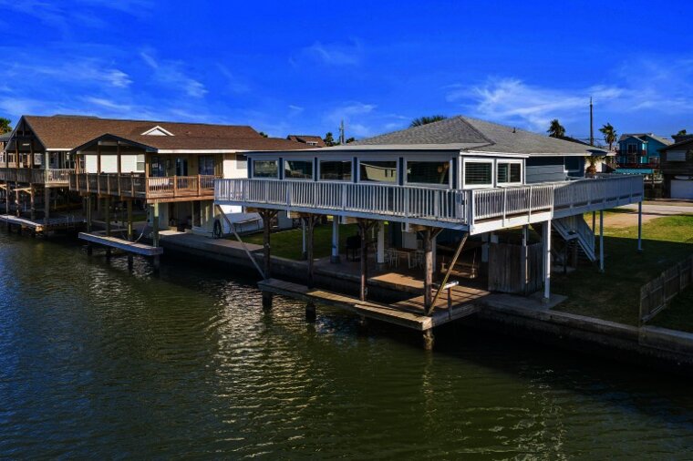 Canal Quarters|BeachBox|Waterfront/Boat Slip Use