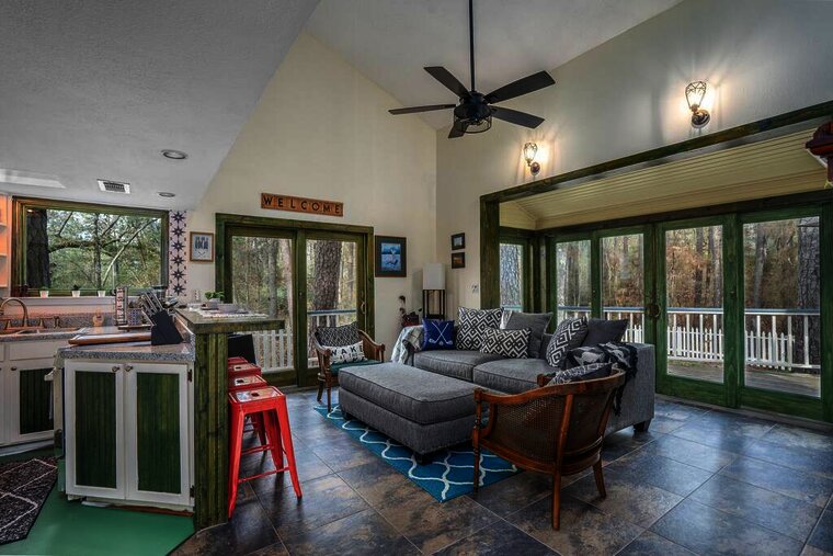 Cabin on Course near Lake Livingston & FREE GOLF!